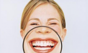 牙齿长得快的女人面相分析 牙齿长得快说明什么